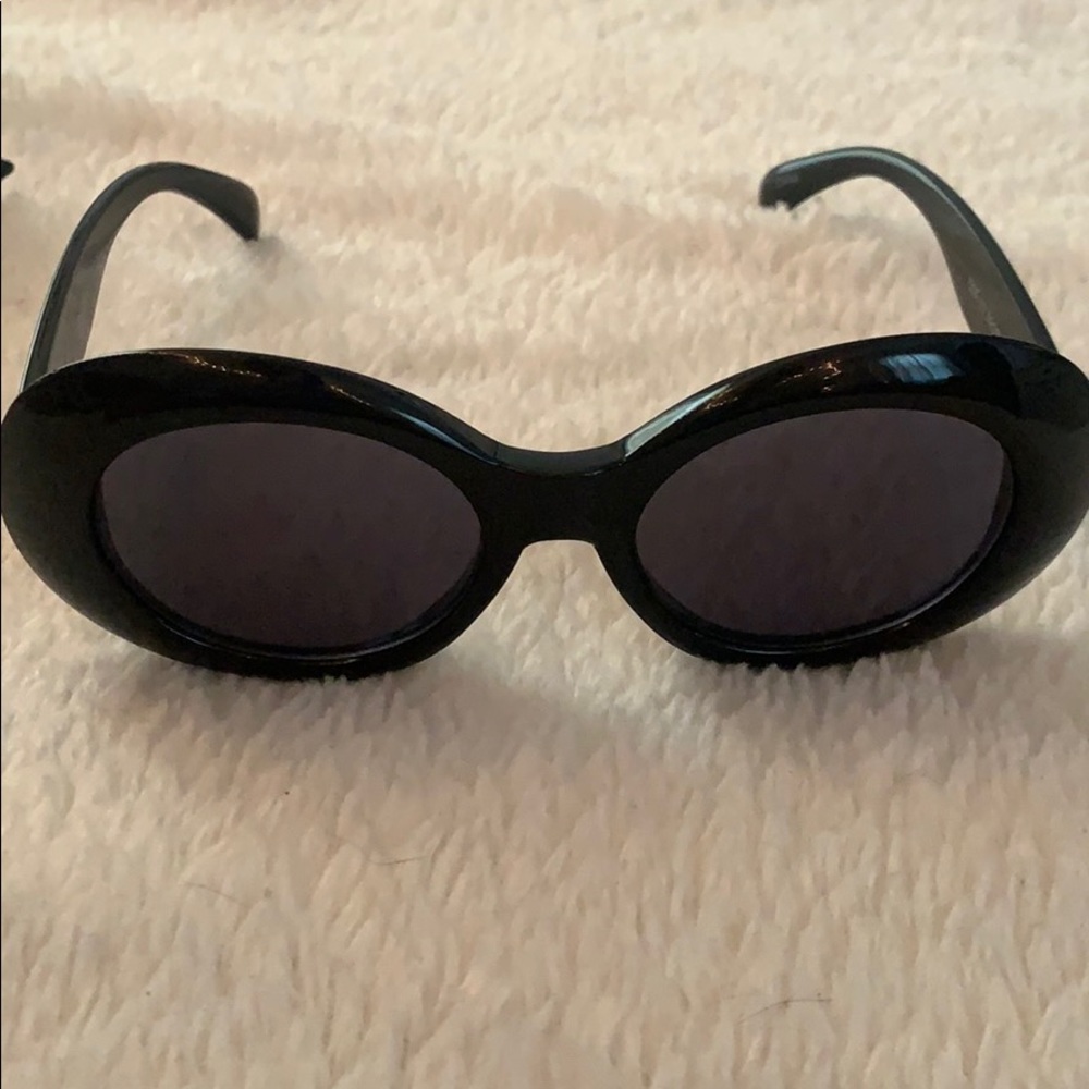 Sunglasses - Picture 4 of 4